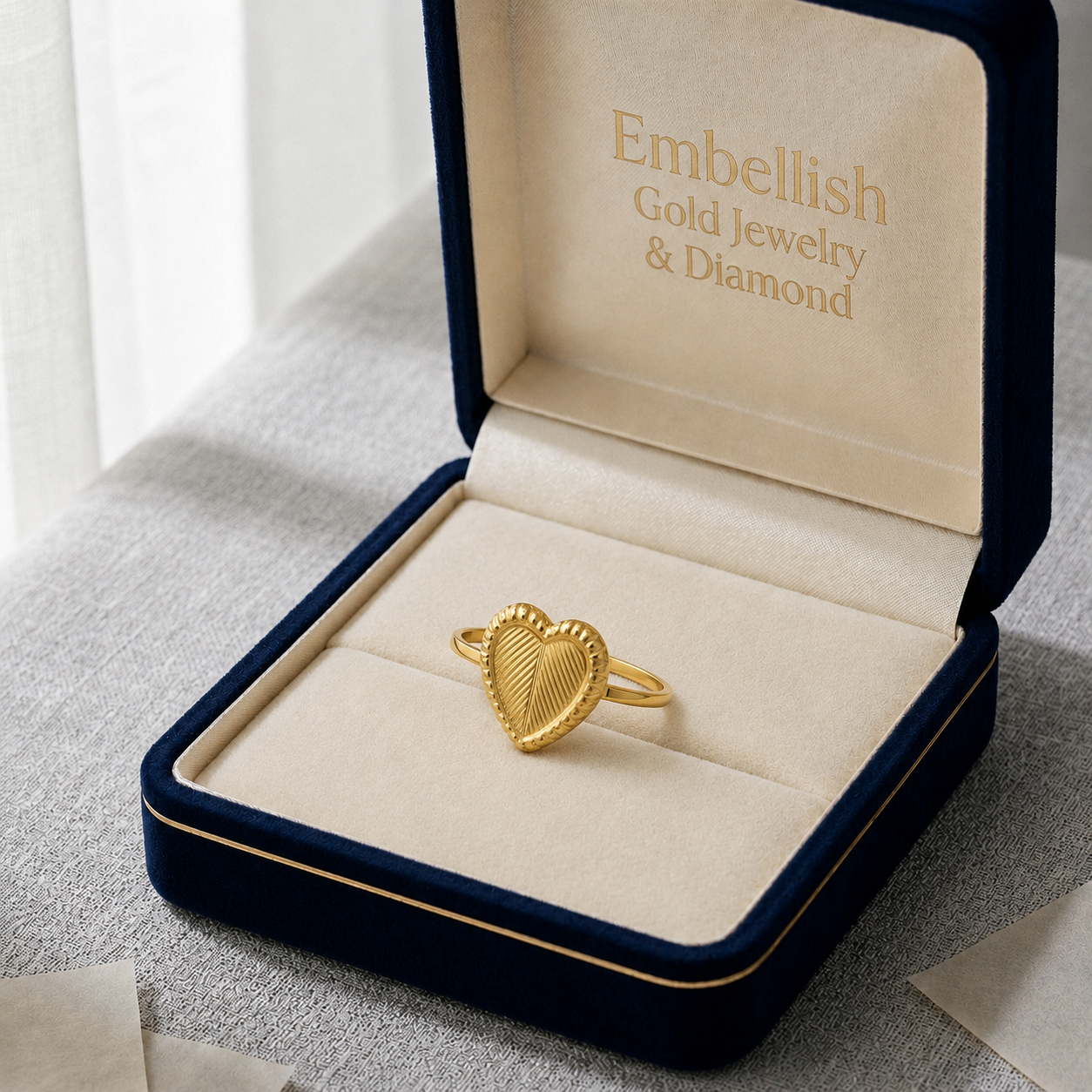 18k Gold Heart Vintage Ring