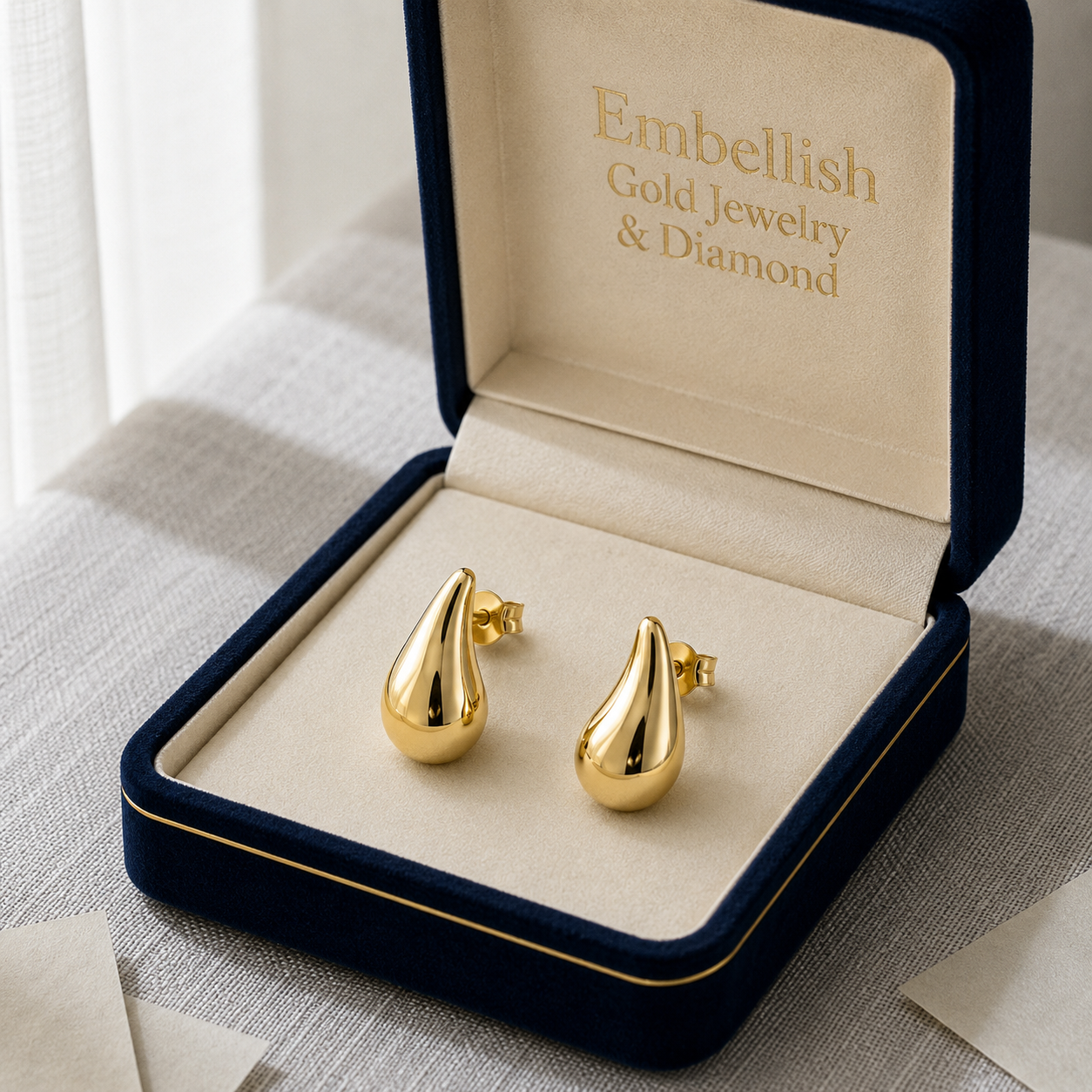 18k Gold Plain Teardrops Stud Earrings - 18k Gold Earrings - Embellish Gold Jewelry & Diamond