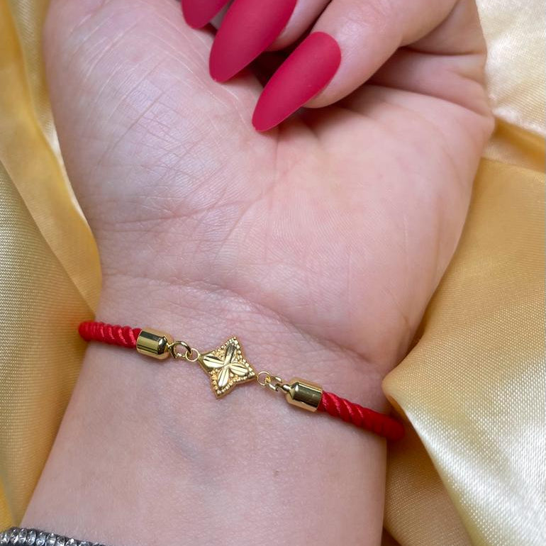 سوار من الذهب الحقيقي عيار 18 قيراط على طراز روبرتو مع سحر الحظ - Best Seller - Embellish Gold