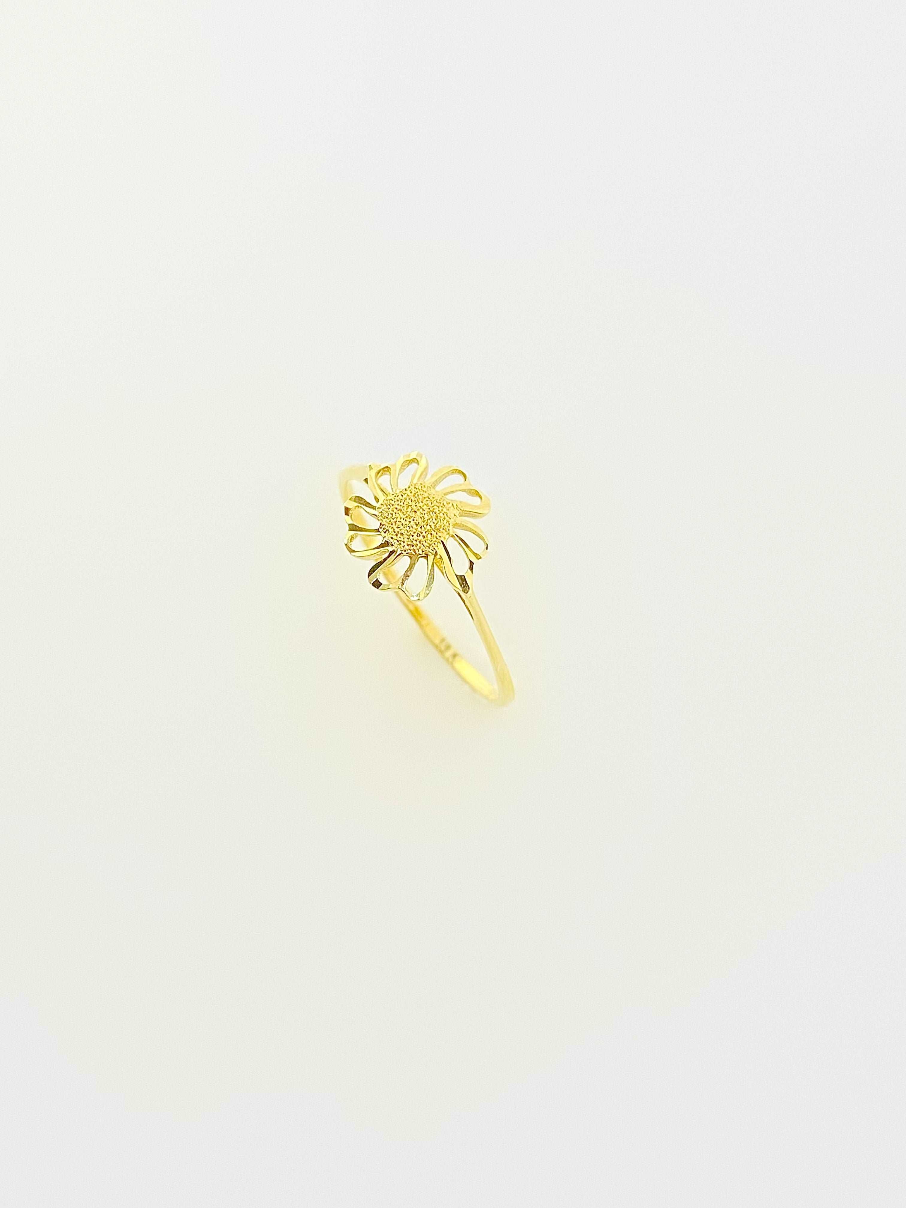 18K Gold Flower Ring - Embellish Gold