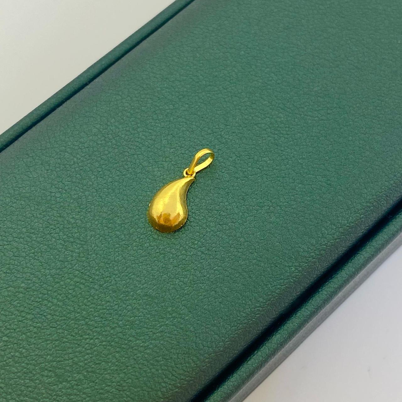 18k Gold Droplet Pendant