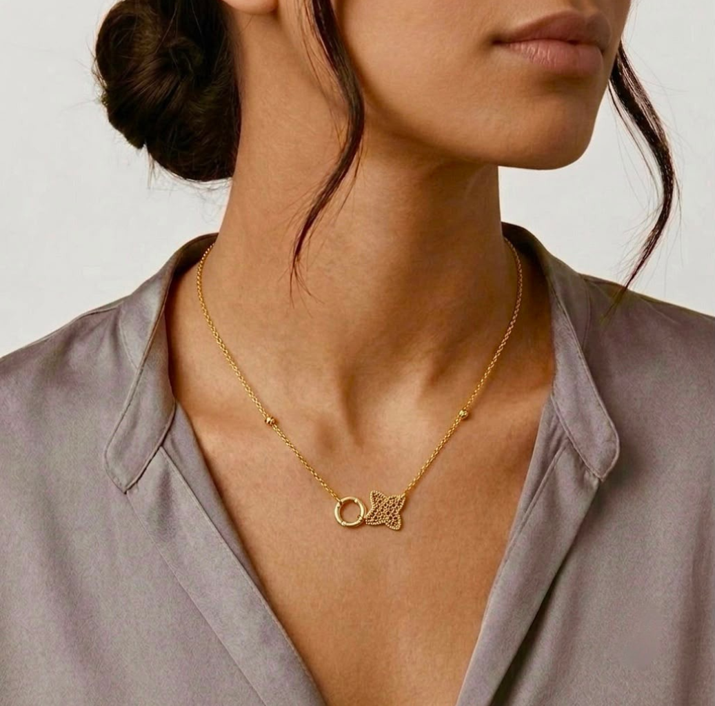 18k Gold Cartier Link Rob Flower Necklace
