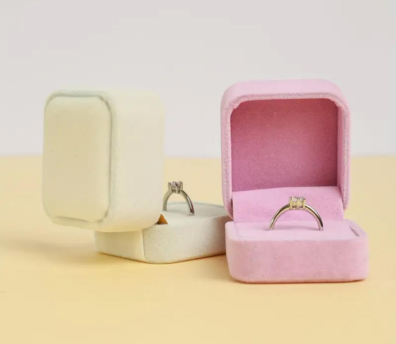 Buy Gold Jewellery Online in Dubai UAE Embellish Gold