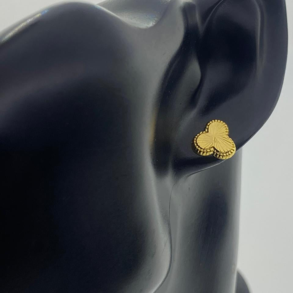 18k Gold Three Petals Screw Earrings