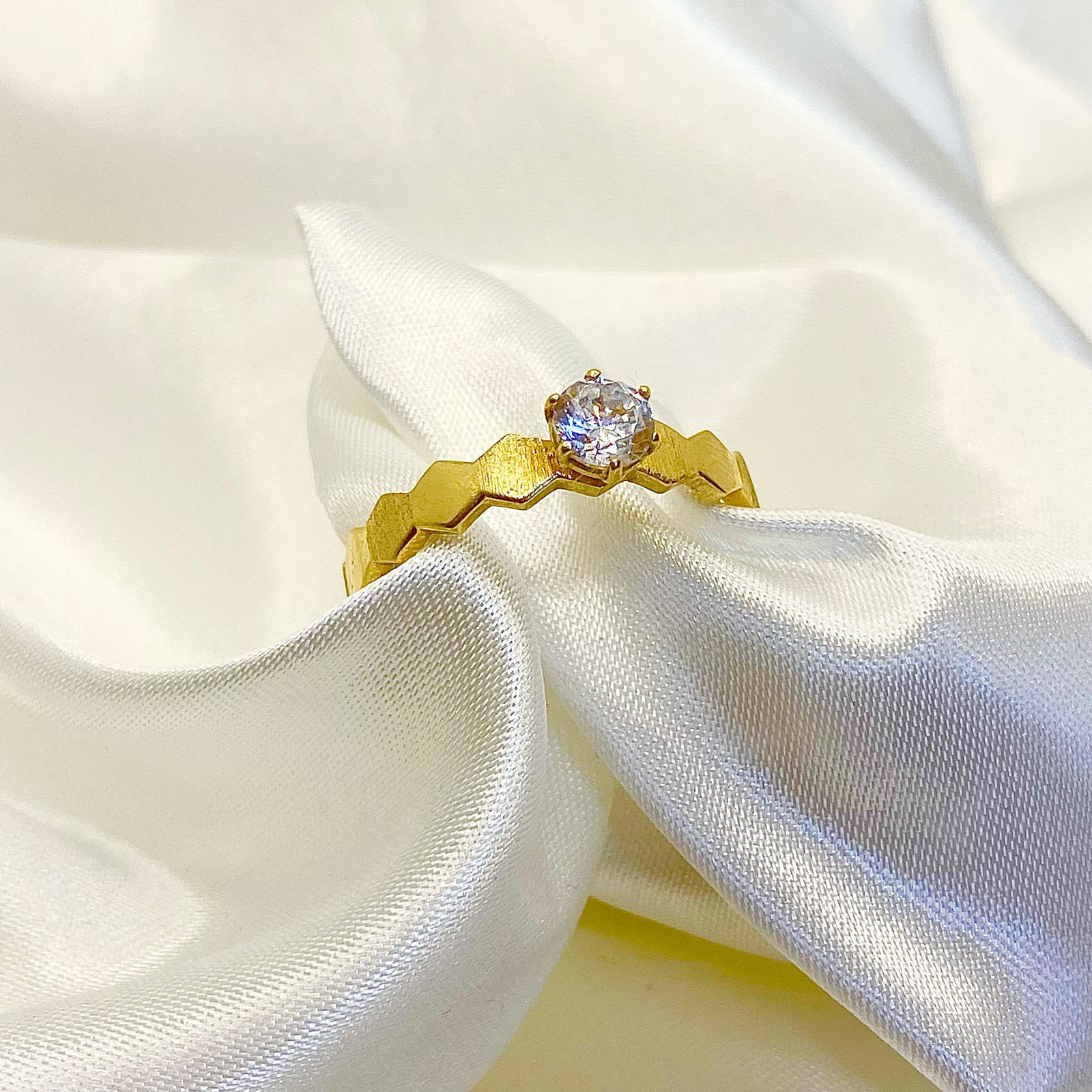18k Gold Engagement Single Stone Ring - 18k Gold Ring - Embellish Gold