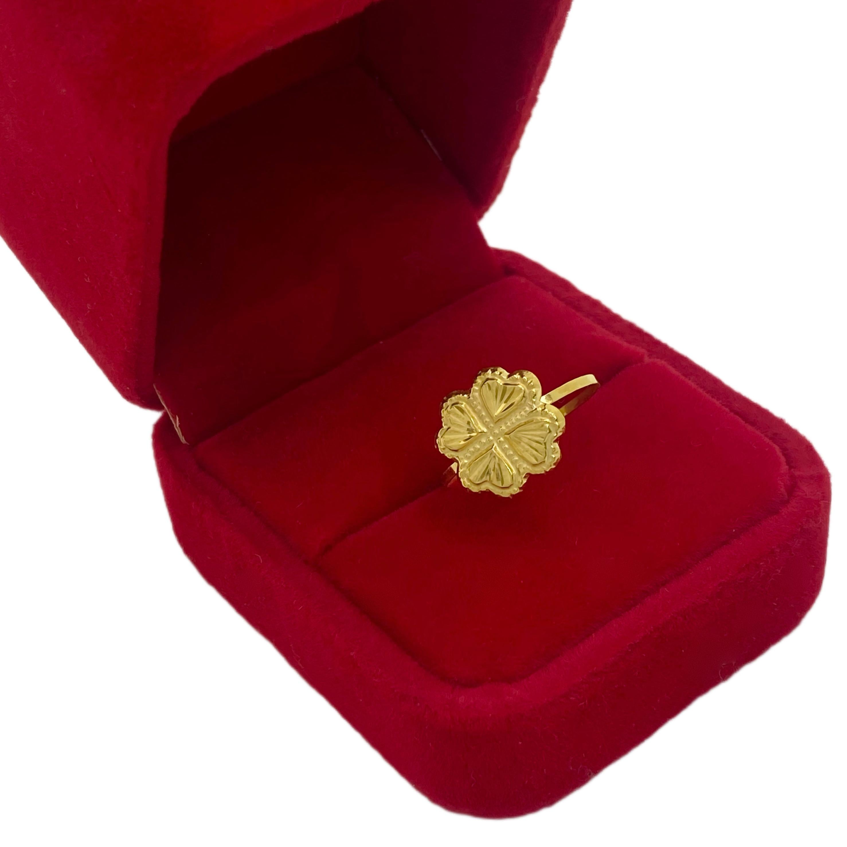 18k Gold 4 Heart Flower Ring