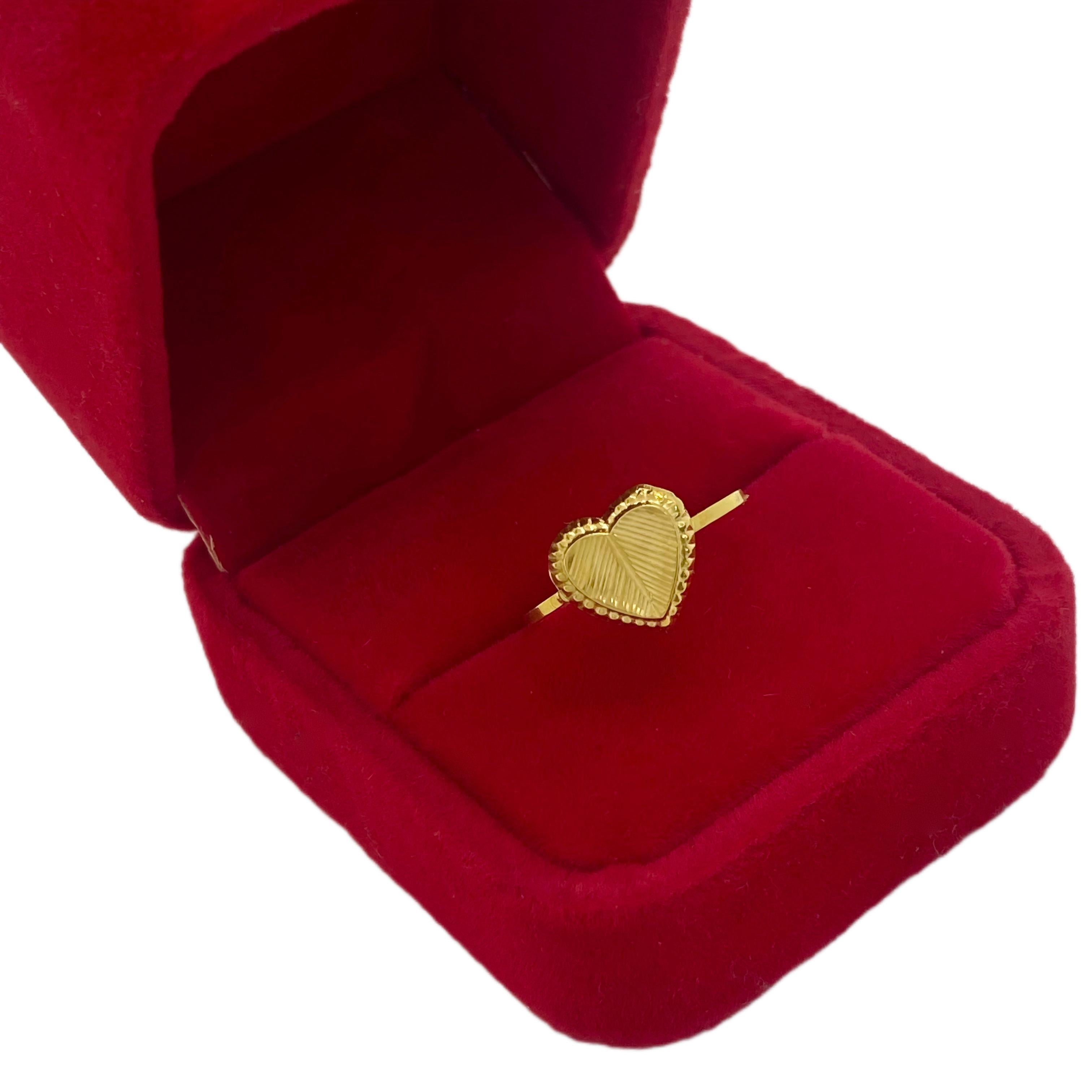 18k Gold Heart Vintage Ring