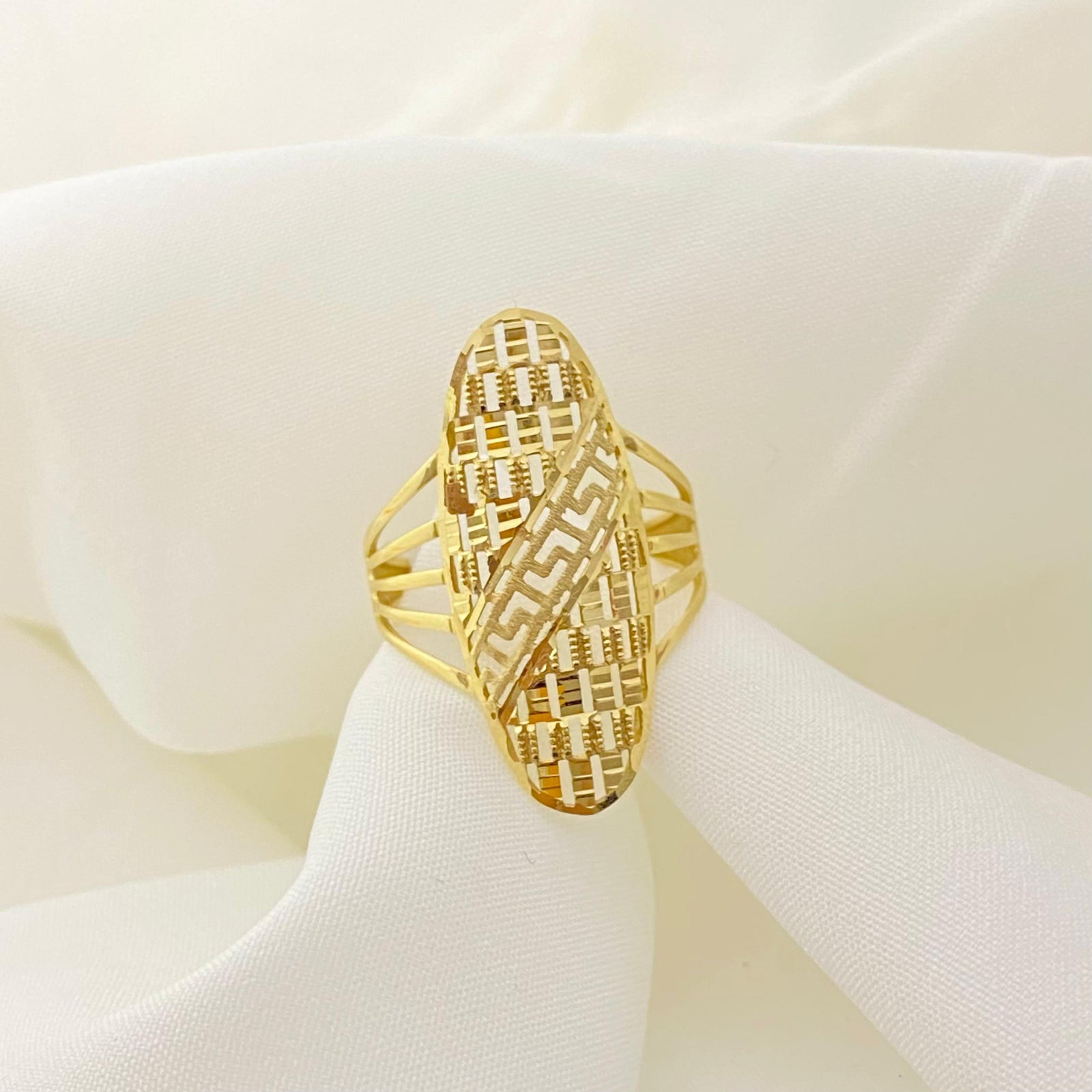 18k Gold Dazzling Power Ring - 18k Gold Ring - Embellish Gold