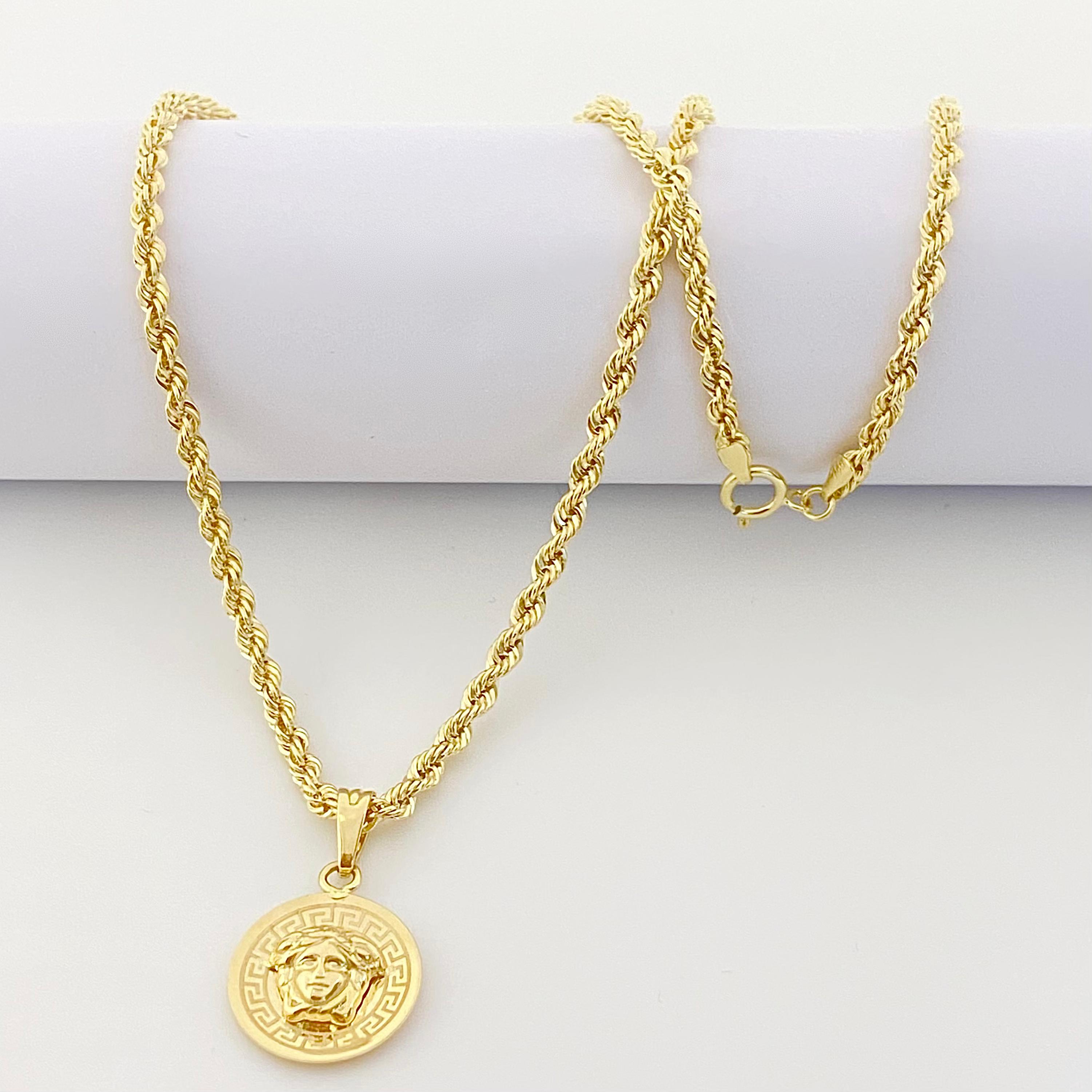18k Gold Alluring Necklace