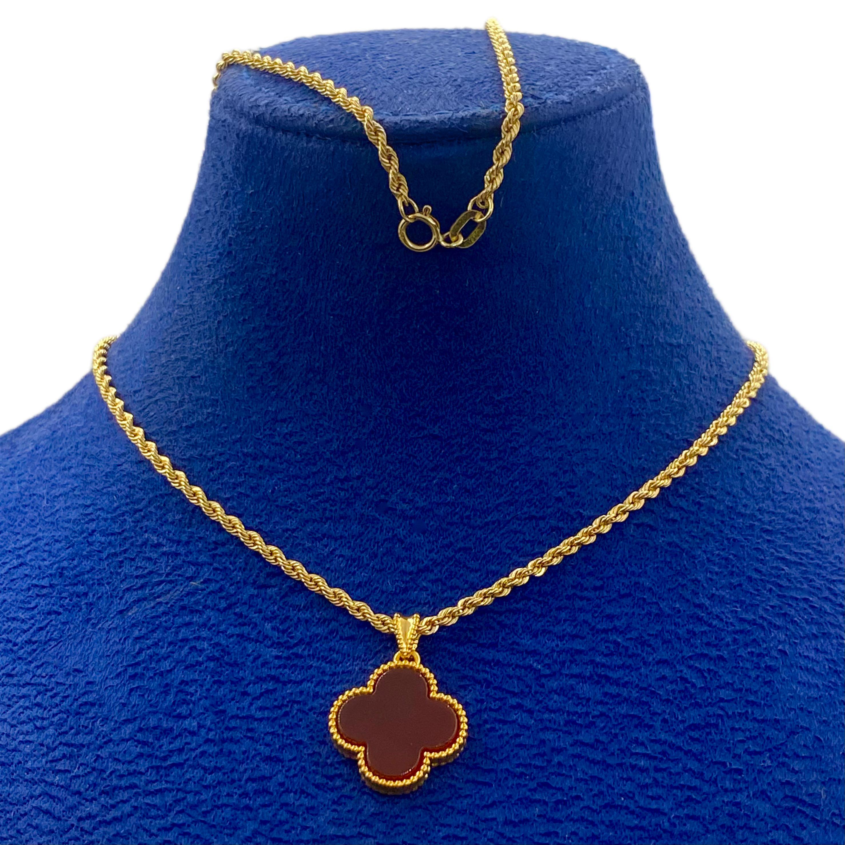 18k Gold Agate Clover Necklace
