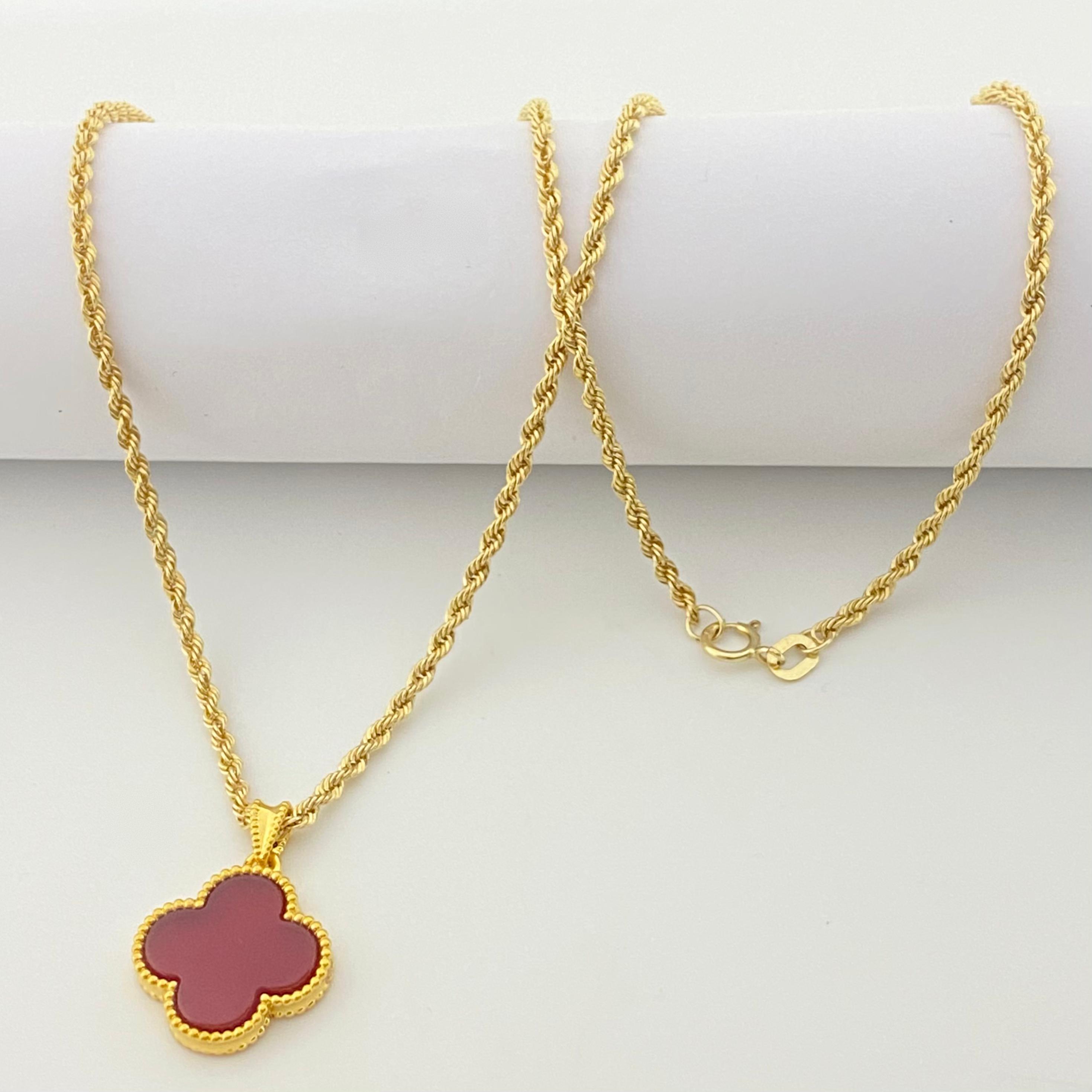 18k Gold Agate Clover Necklace