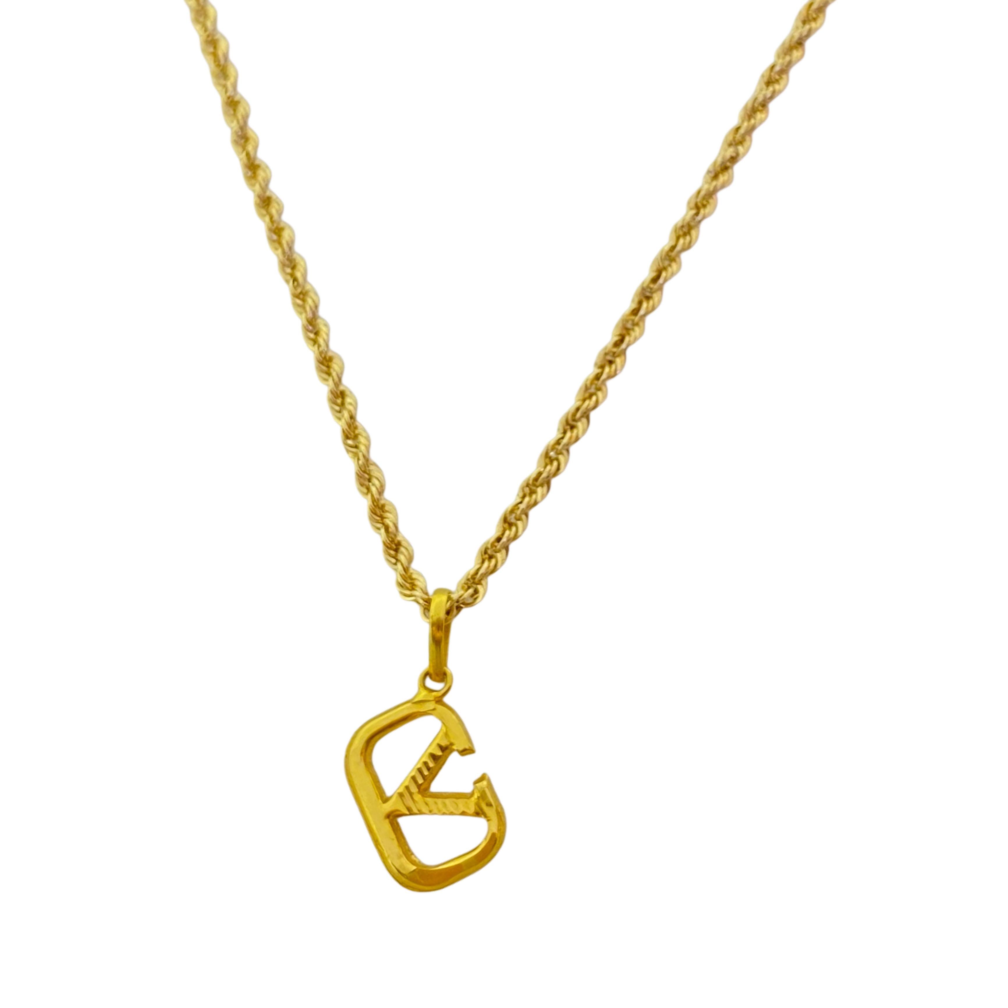 18k Gold V Stylish Necklace