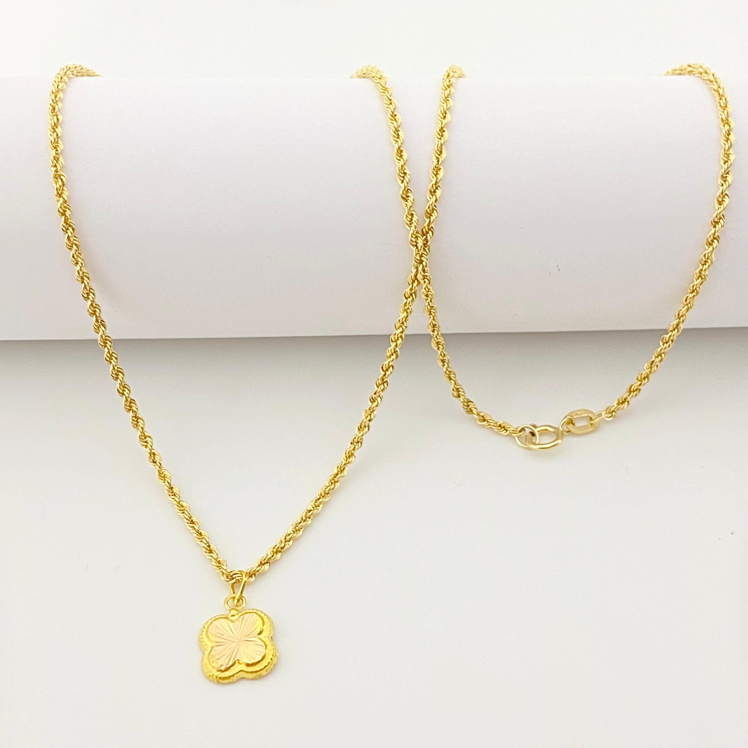 18k Gold Clover Necklace