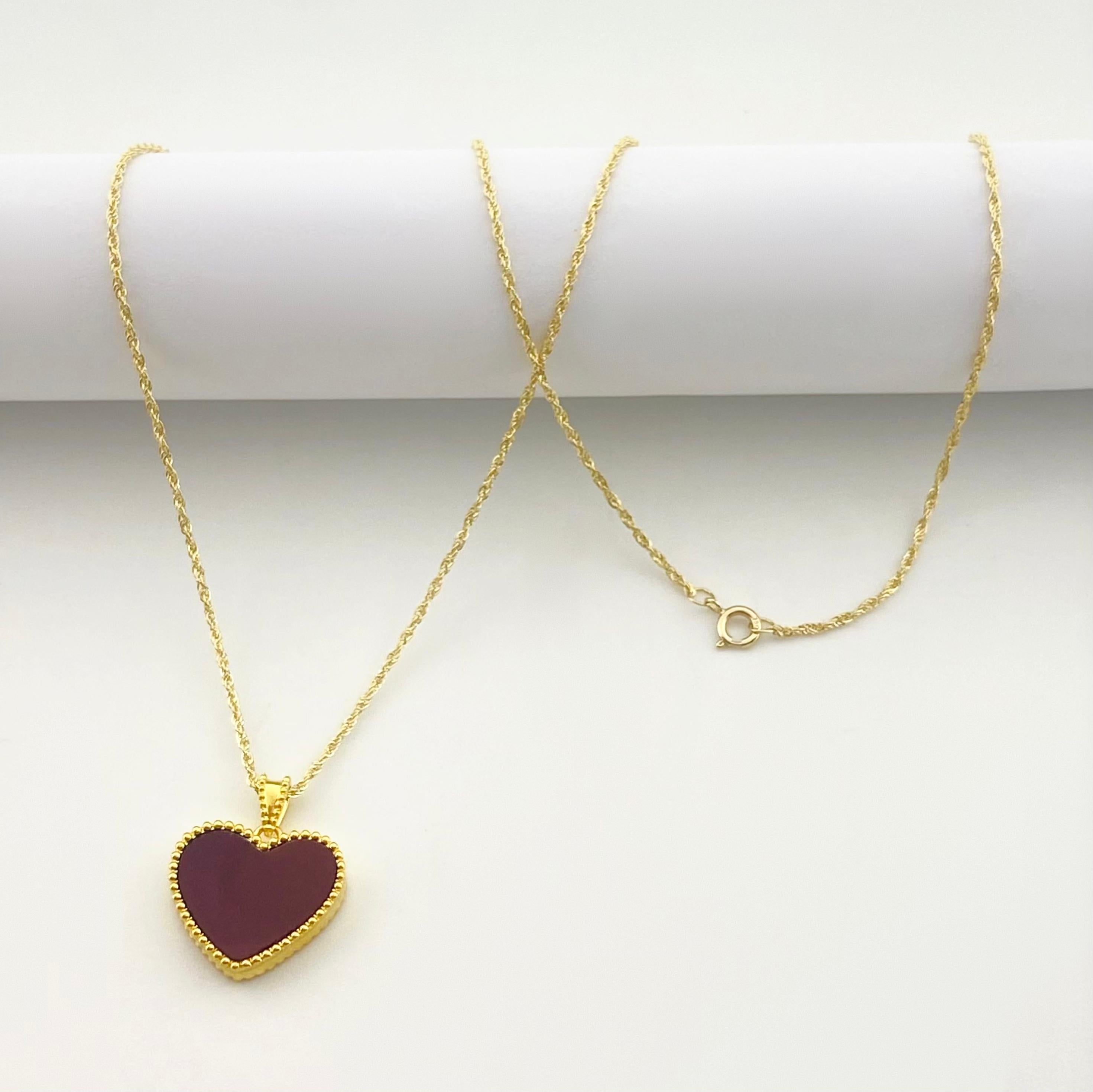 18k Gold Agate Heart Necklace