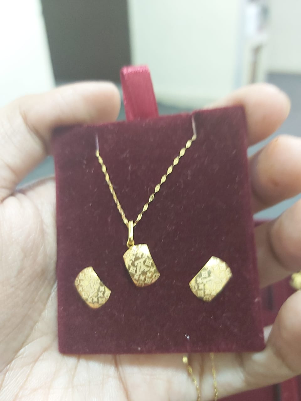 18k Gold LV Texture Jewelry Set