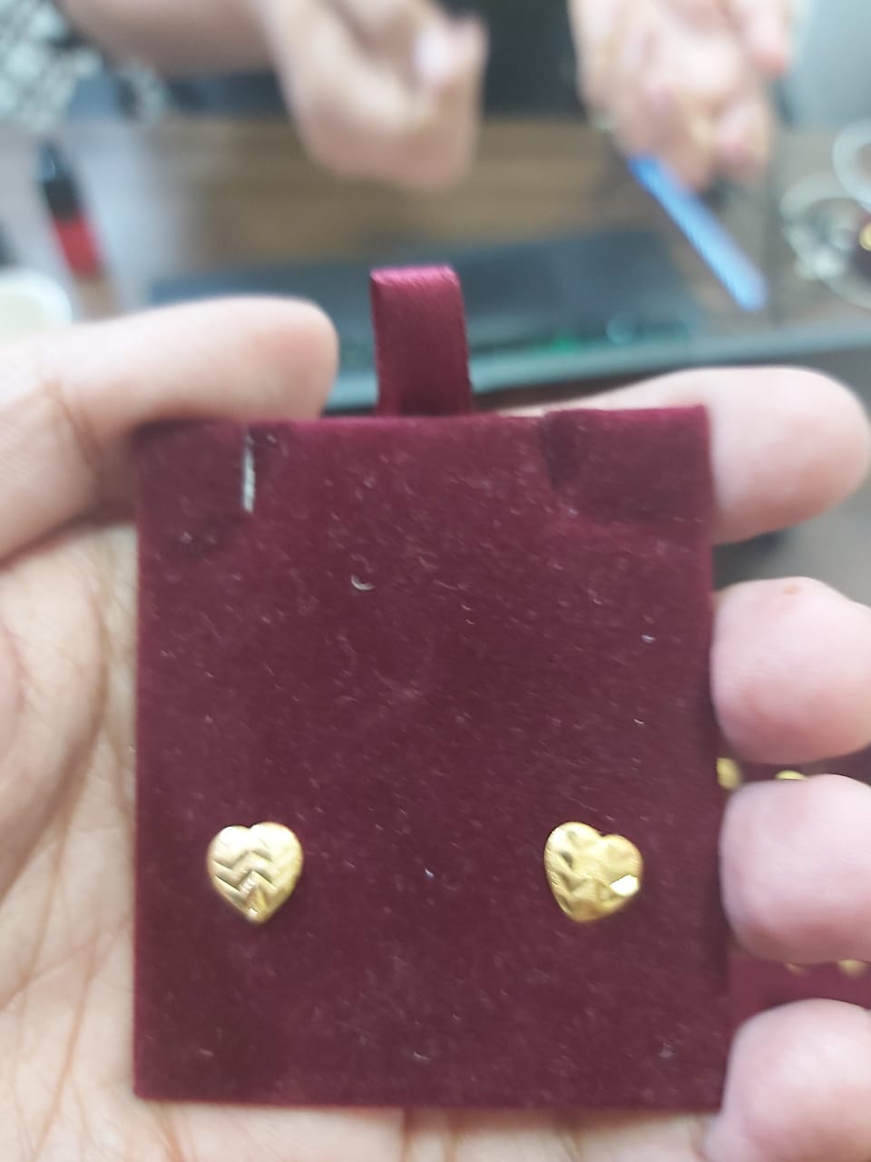18k Gold Line Heart Screw Earrings