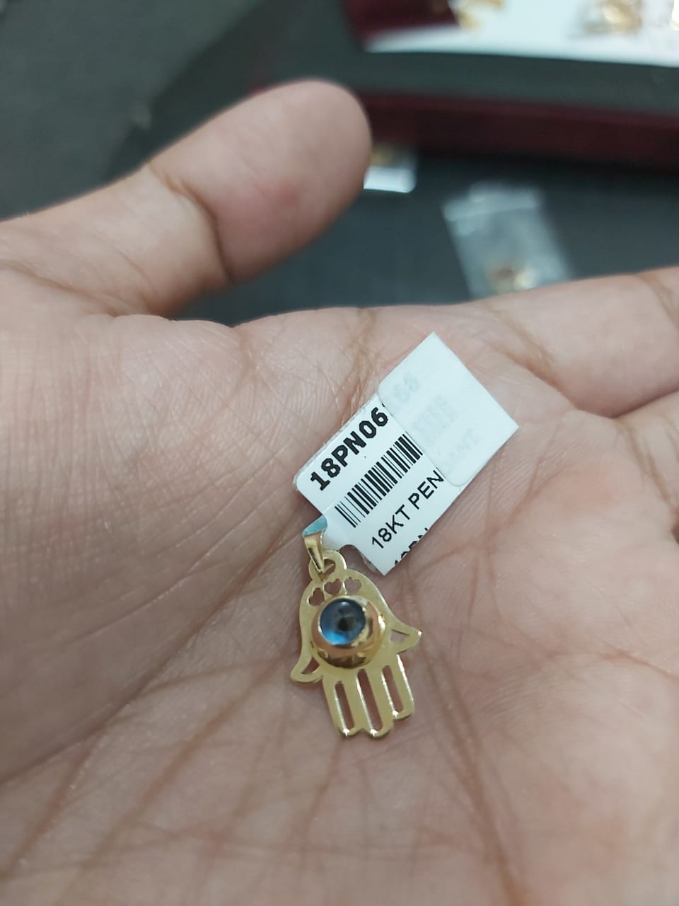 18k Gold Small Hamsa Eye Pendant