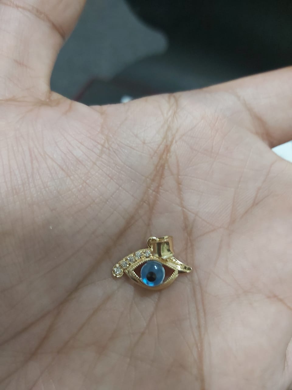 18k Gold Eye Stone Pendant