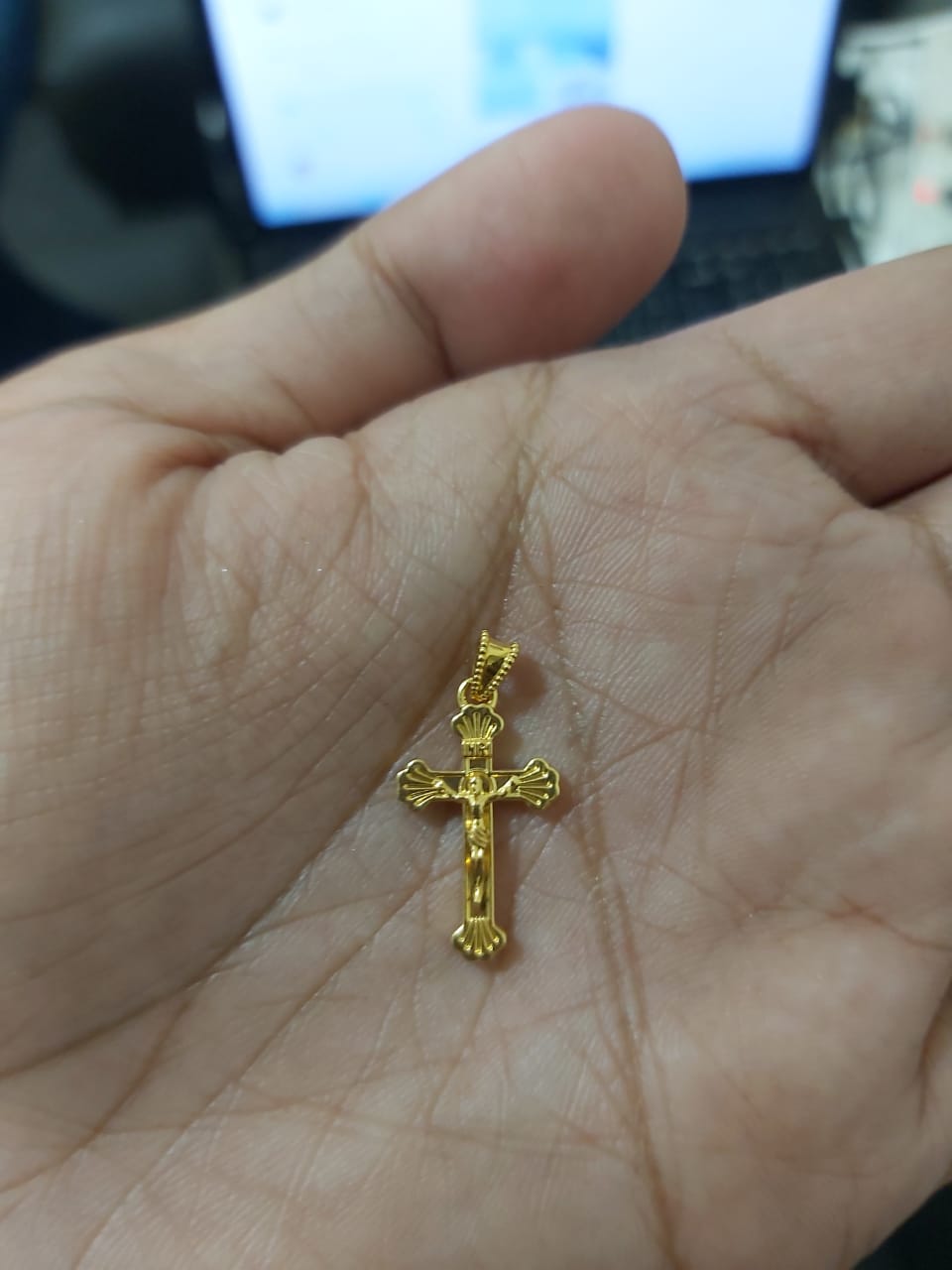 18k Gold Hallow Cross Pendant