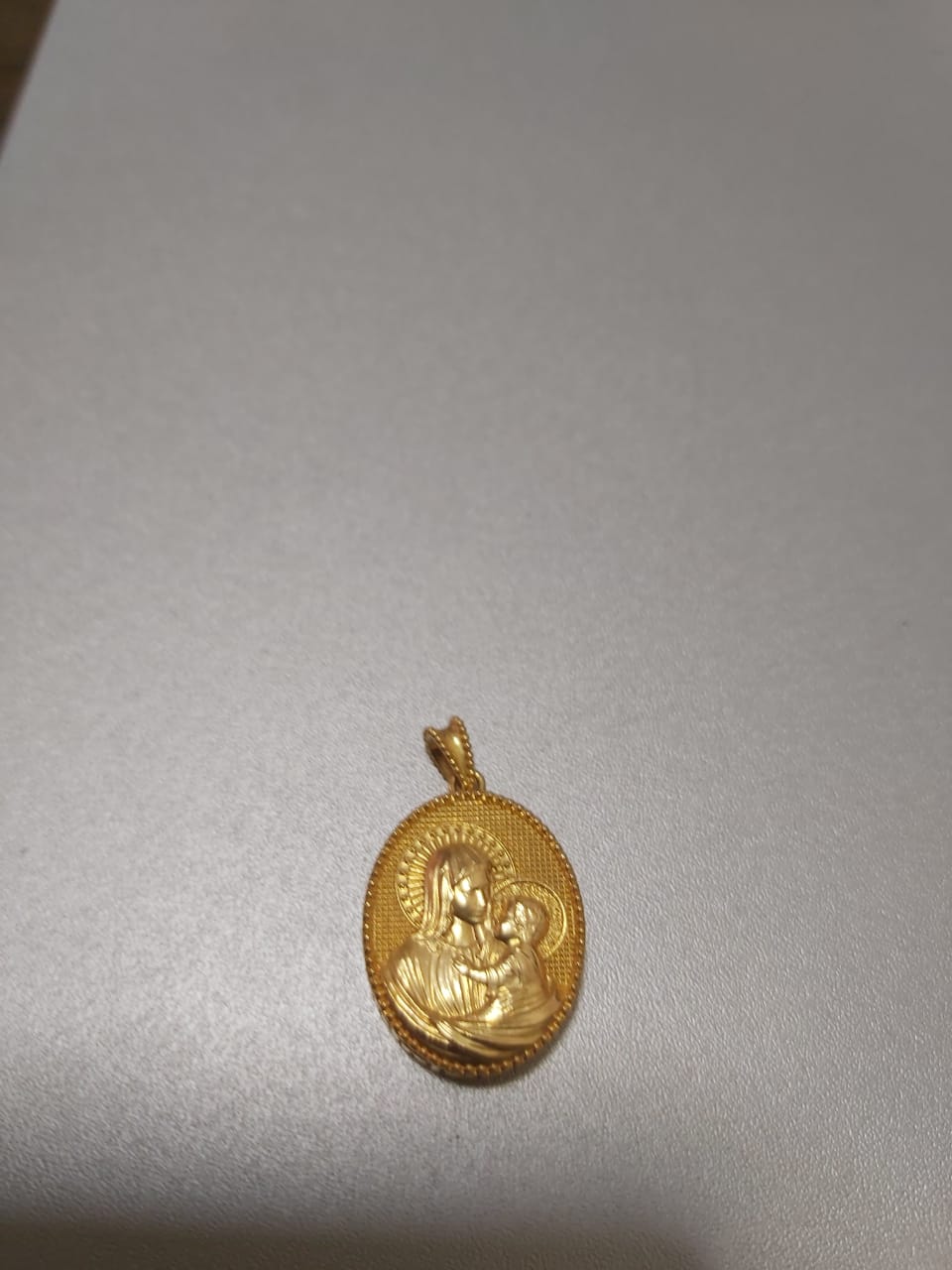 18k Gold Hallow Mother and Child Pendant