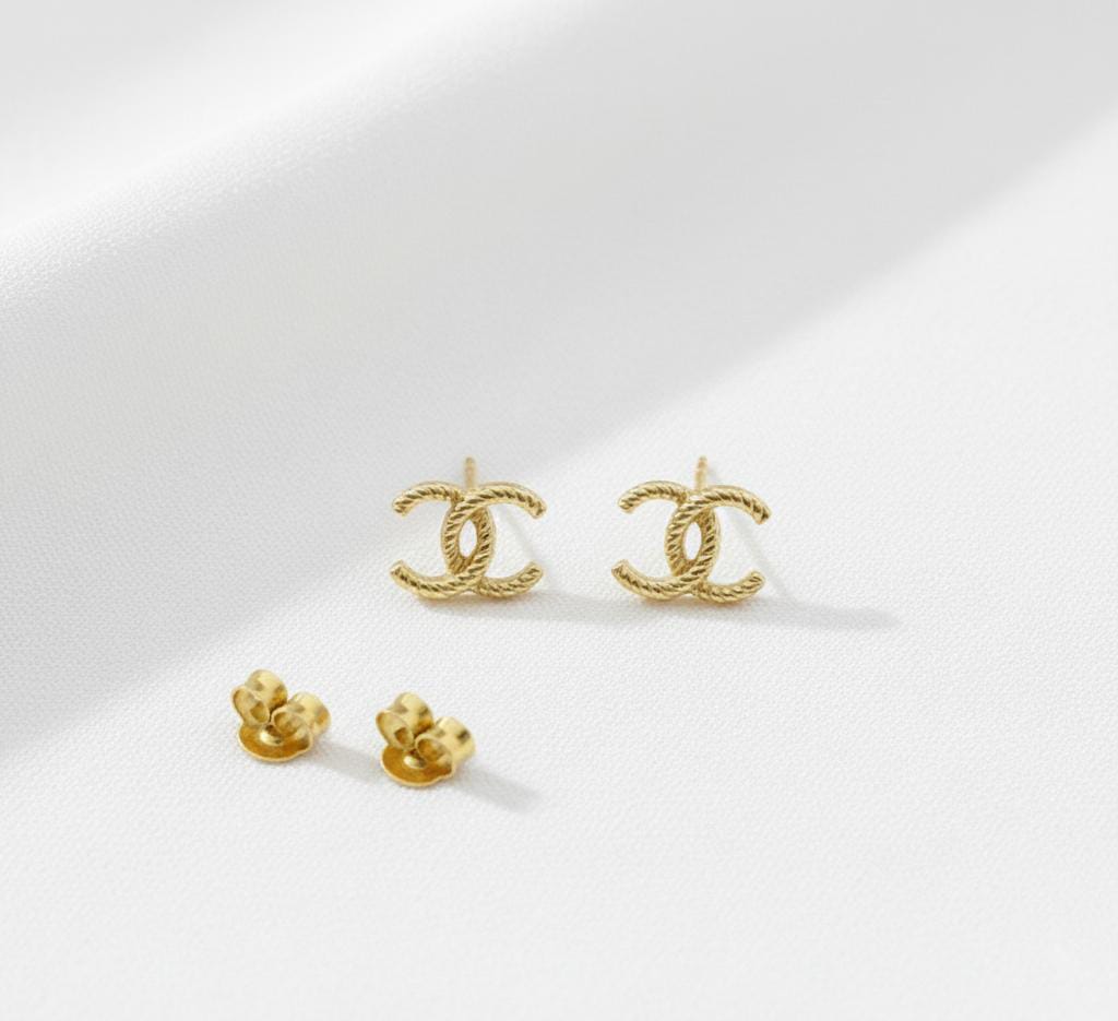 18k Gold Charming Earrings