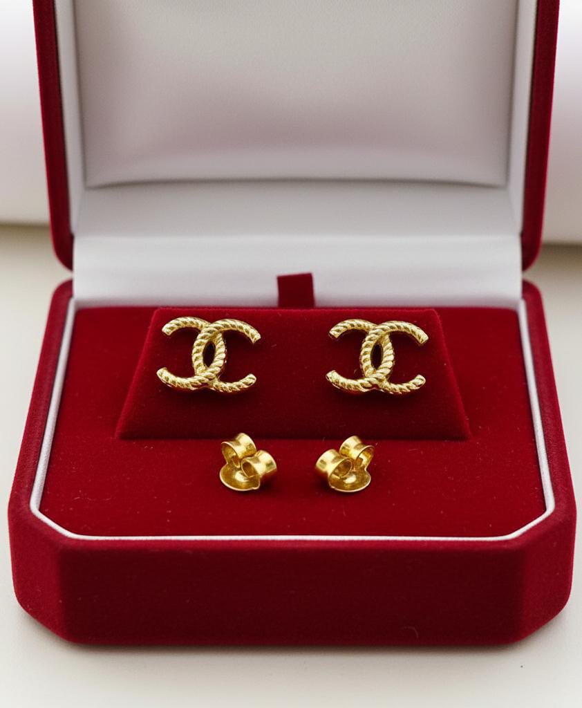 18k Gold Charming Earrings