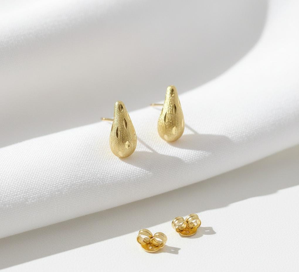 18k Gold Eyedrop Stud Earrings