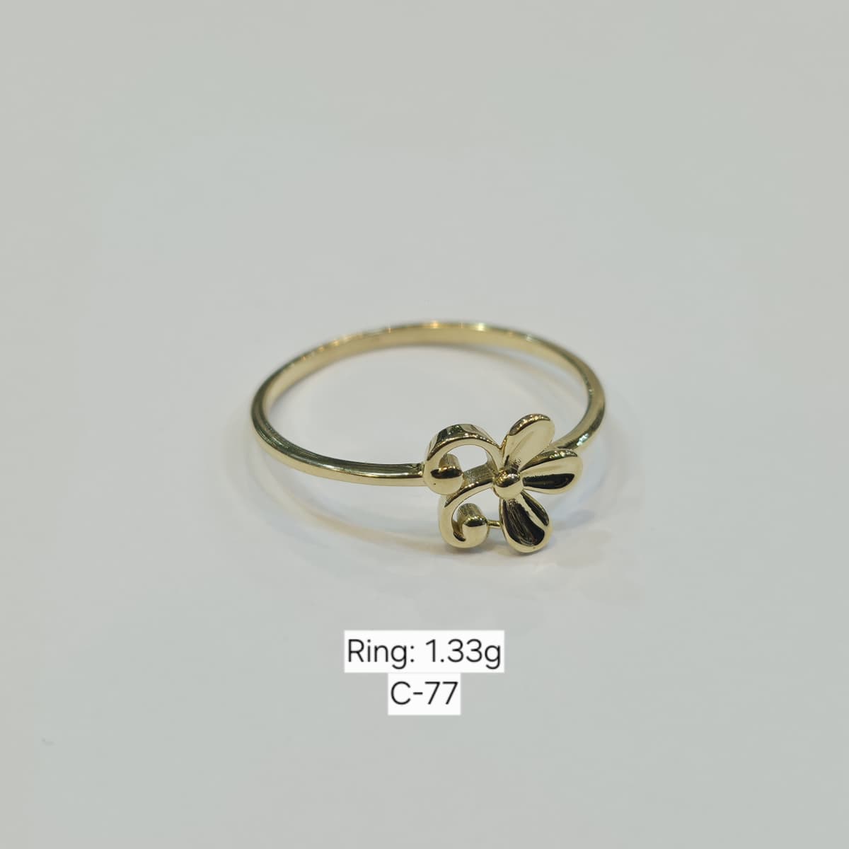 18k Gold 3 Petal Flower Ring