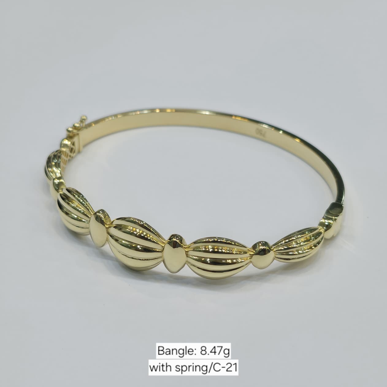 18k Gold Shell Inspired Bangle