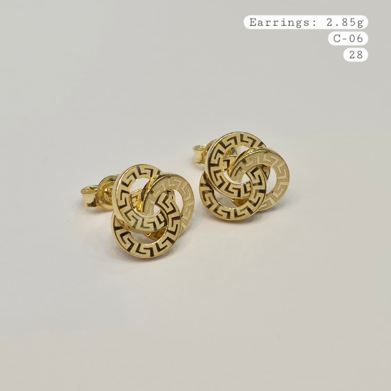 18k Gold Maze Cinnamon Stud Earrings