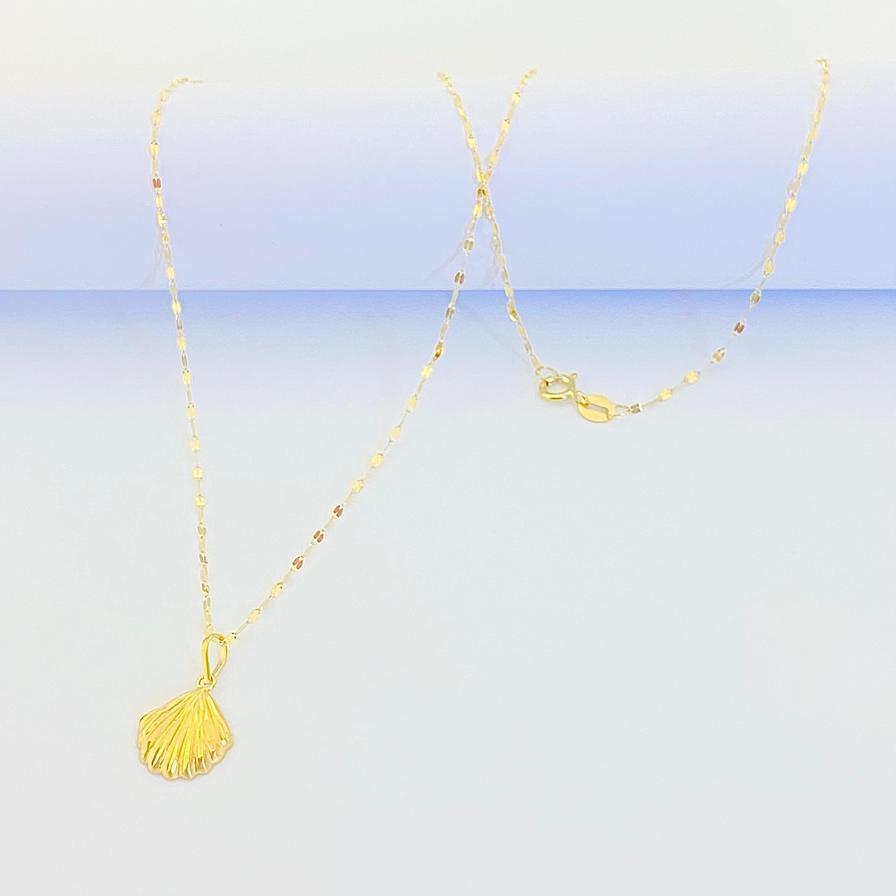 18k Gold Sea Shell Half Set