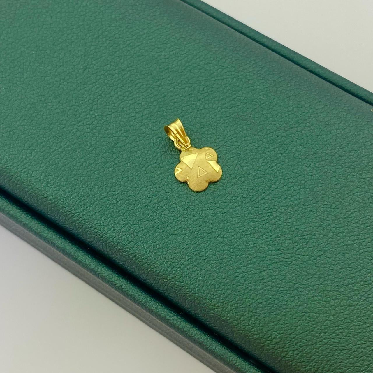 18k Gold Star Style 103 Pendant
