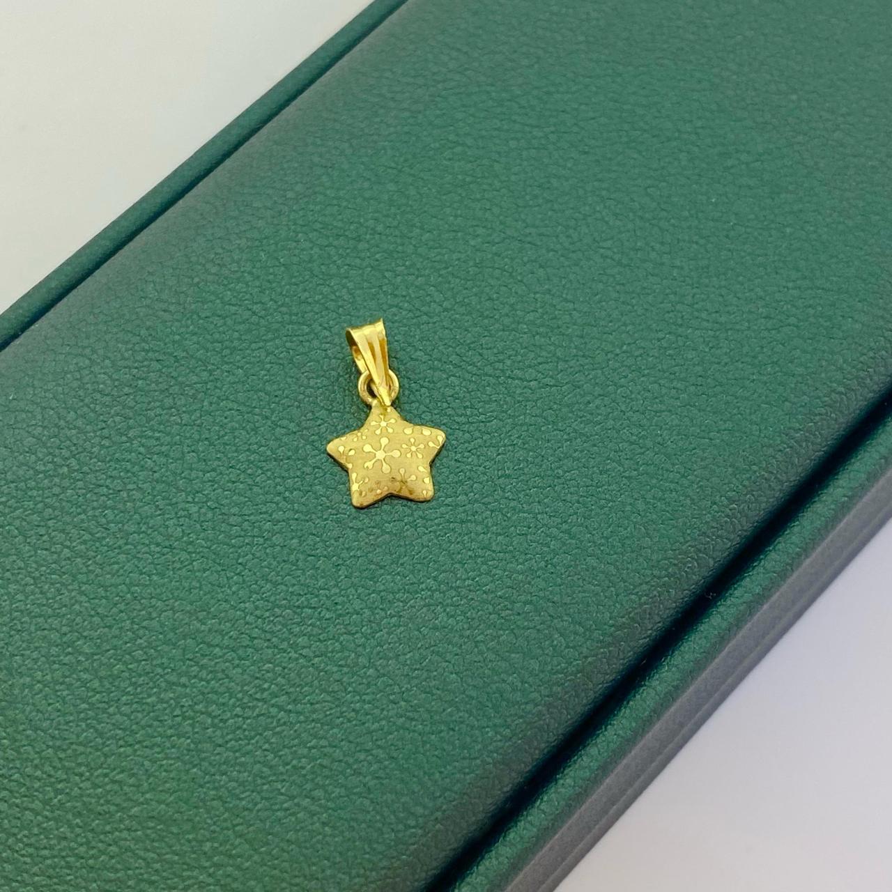 18k Gold Star Style 102 Pendant
