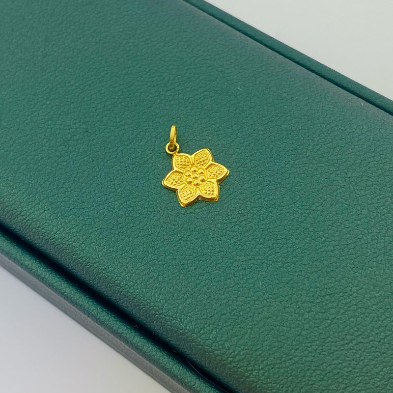 18k Gold Flower Style Star Pendant - Best Seller - Embellish Gold