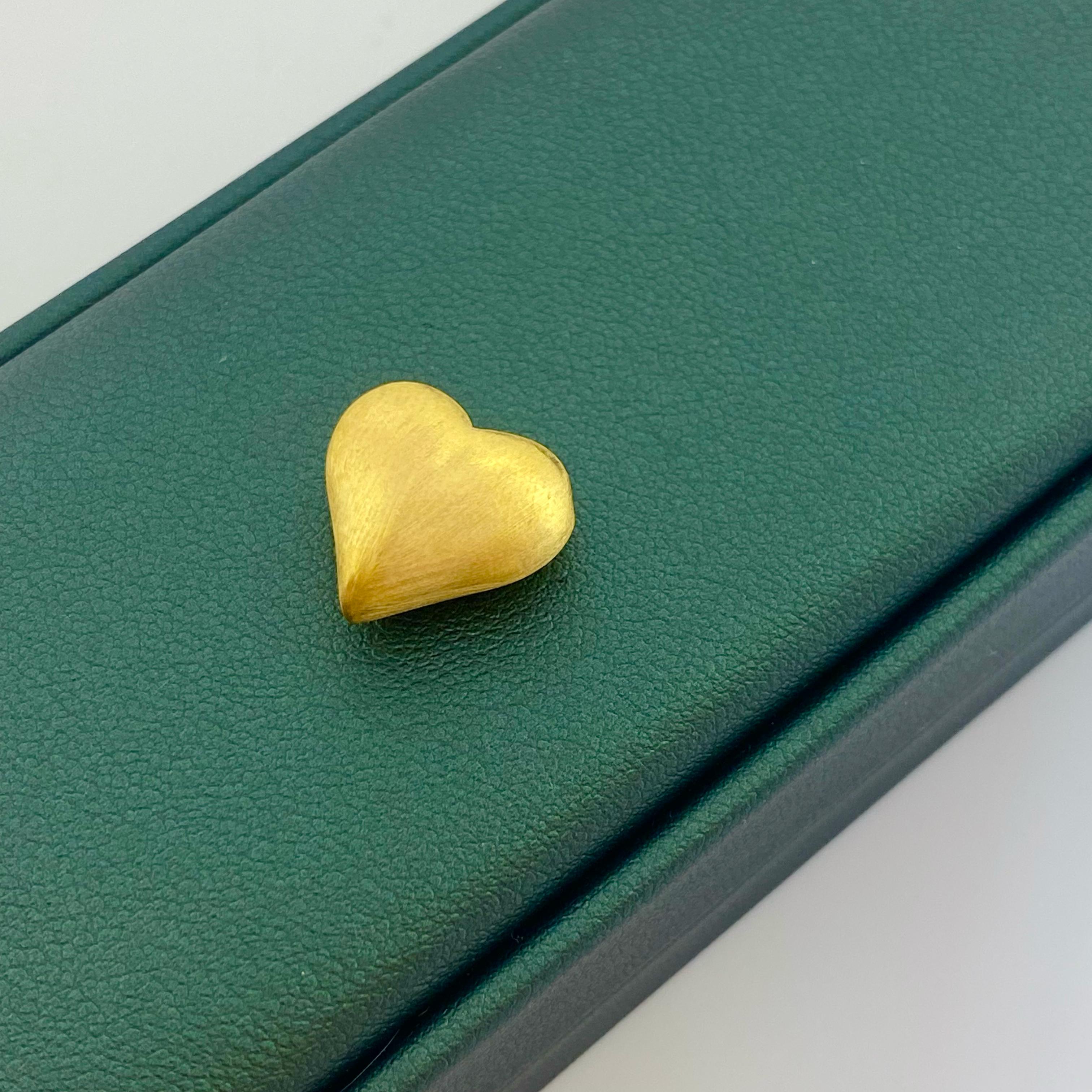 18k Gold Love Matt Heart Pendant