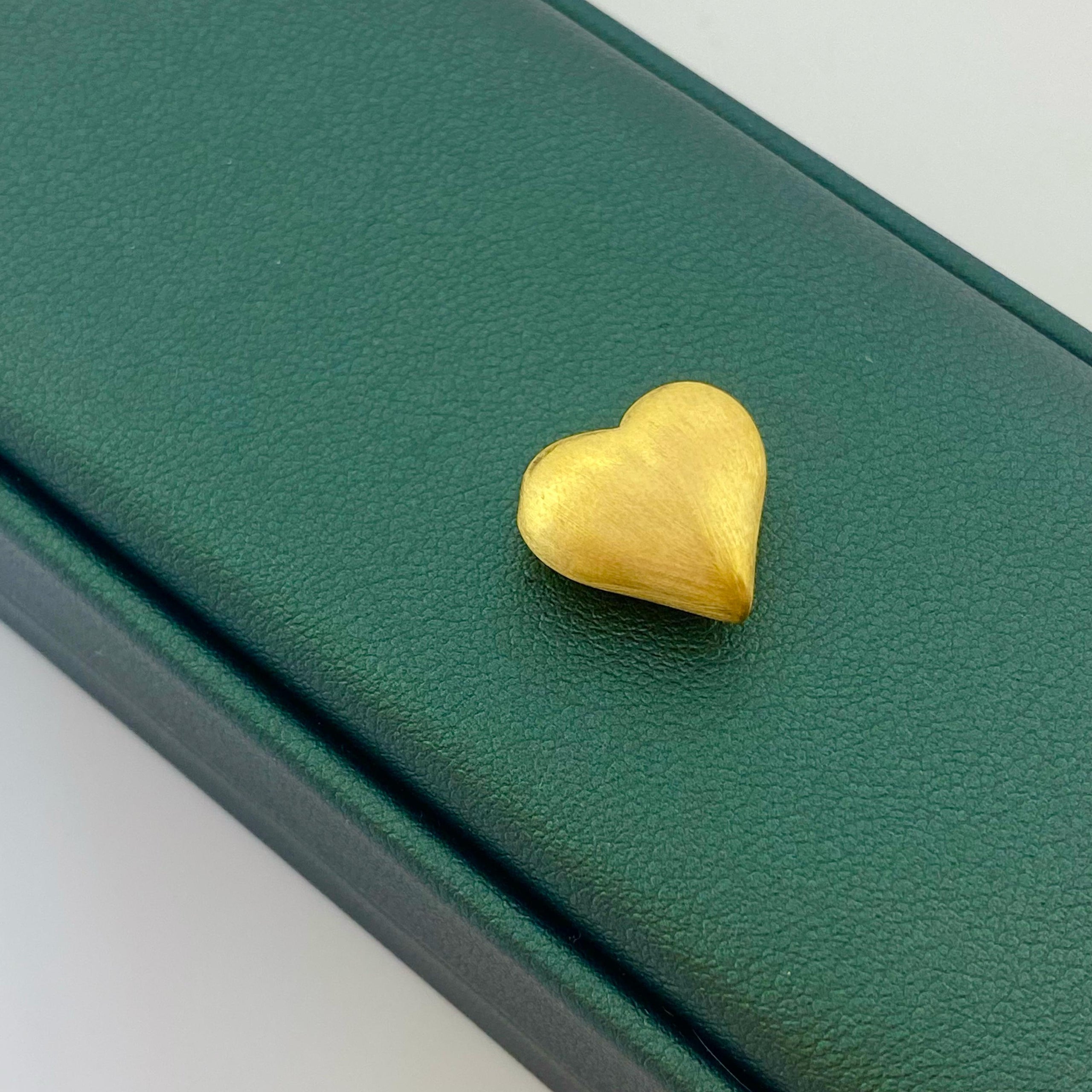 18k Gold Love Matt Heart Pendant