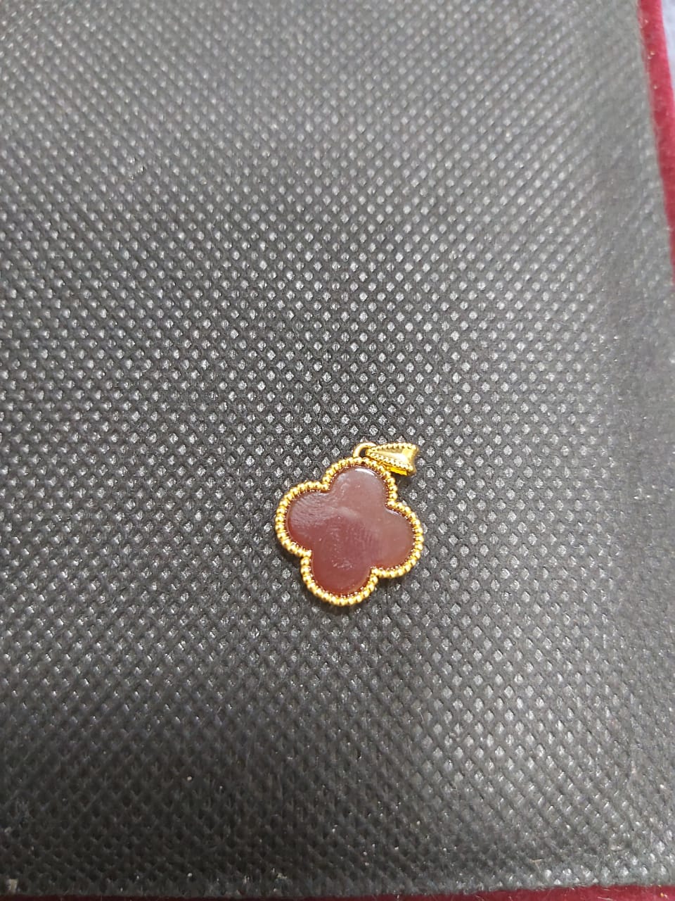 18k Gold Jade Clove Pendant