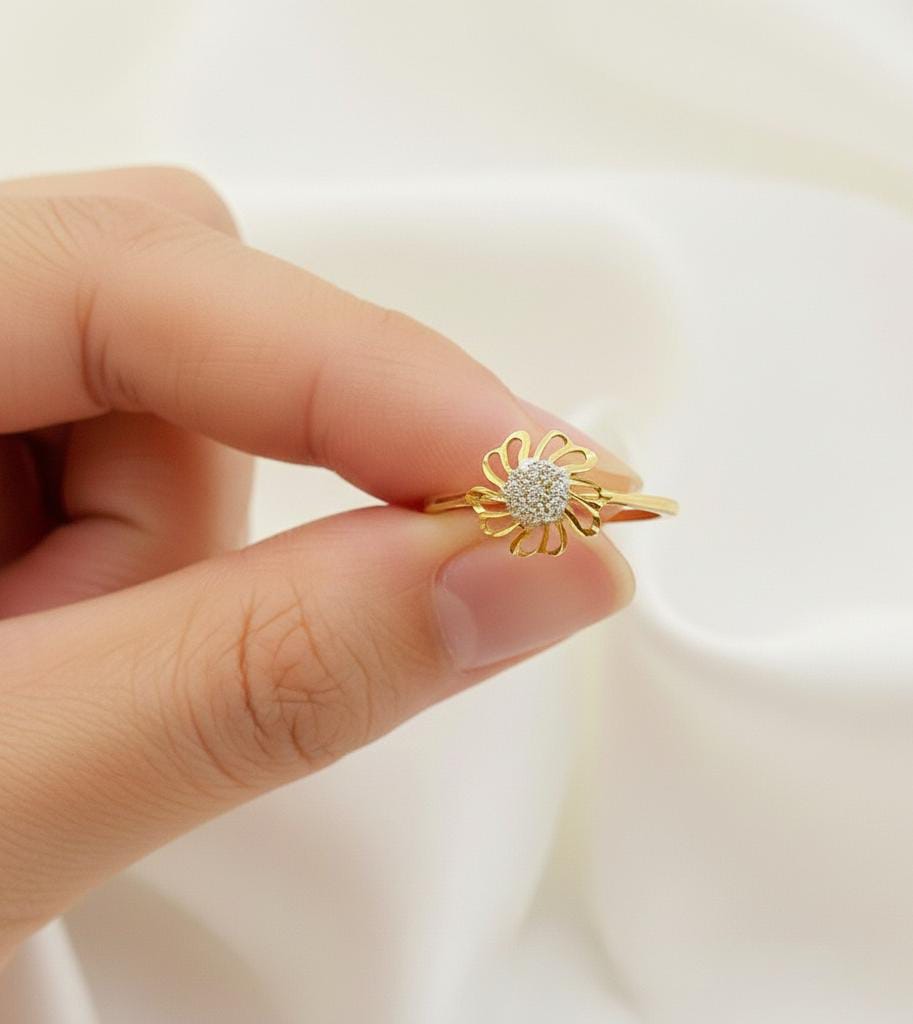 18k Gold White Matt Flower Ring