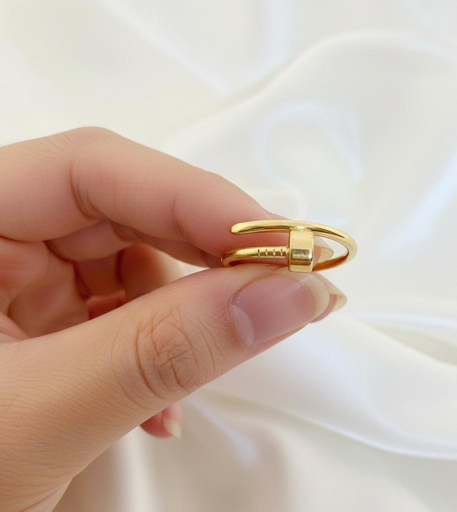 18k Gold Nail Ring