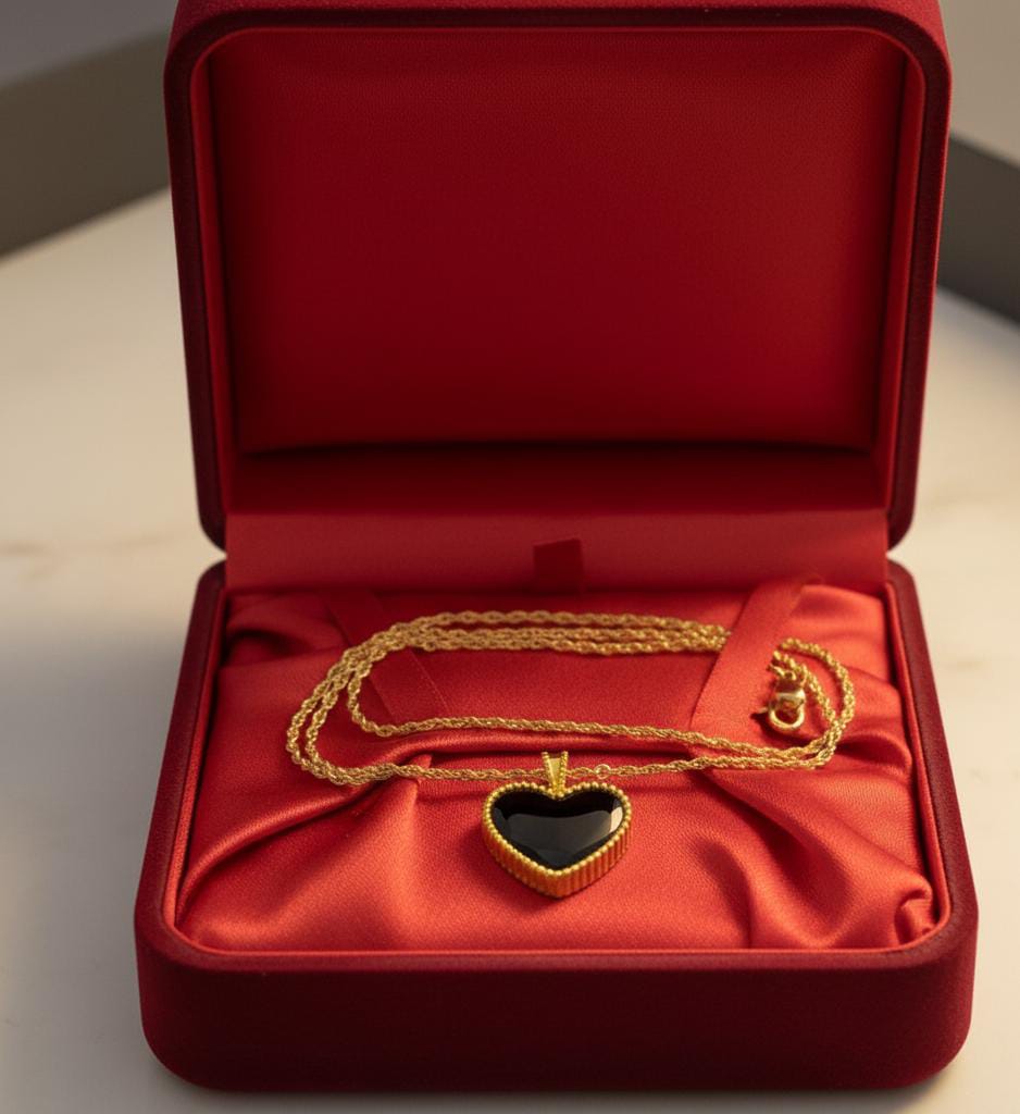 18k Gold Onyx Heart Necklace