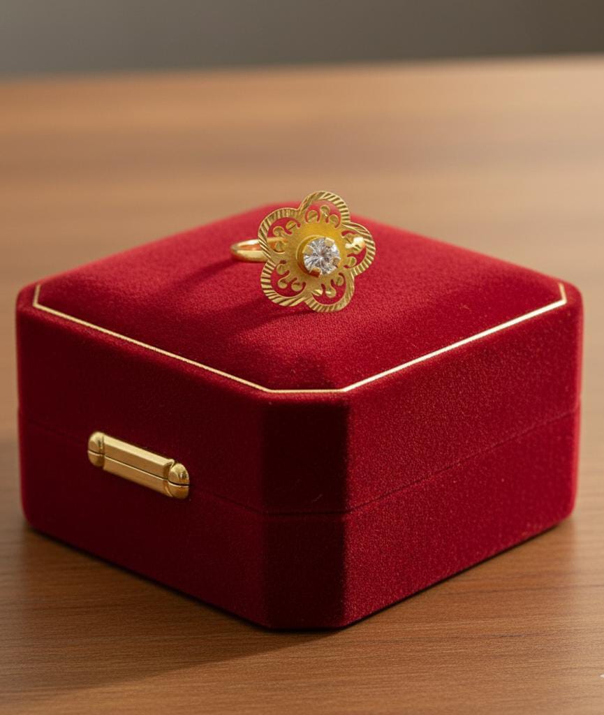 18k Gold Flower with Stone Ring