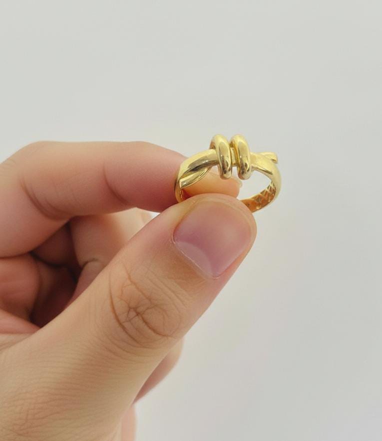 خاتم تصميم ملتوي من الذهب الحقيقي عيار 18 قيراط - إطلاق جديد - Embellish Gold