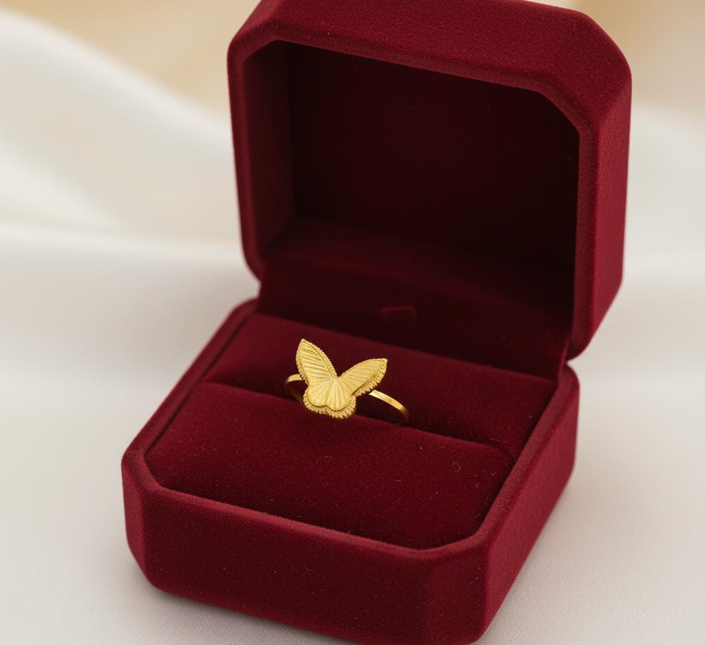 18k Gold Butterfly Line Ring