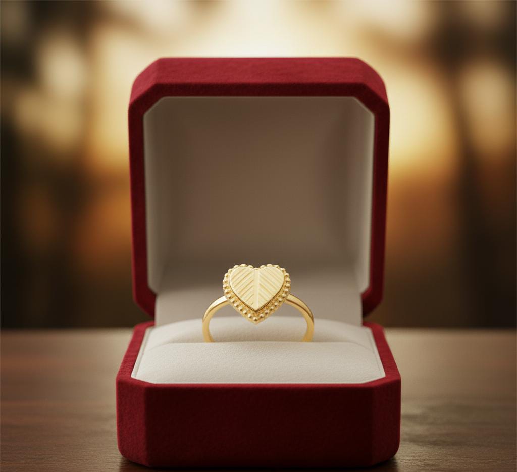 18k Gold Heart Vintage Ring