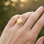 18k Gold Heart Vintage Ring