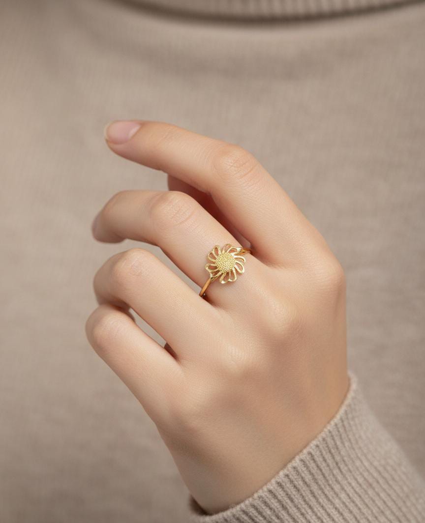 18K Gold Flower Ring