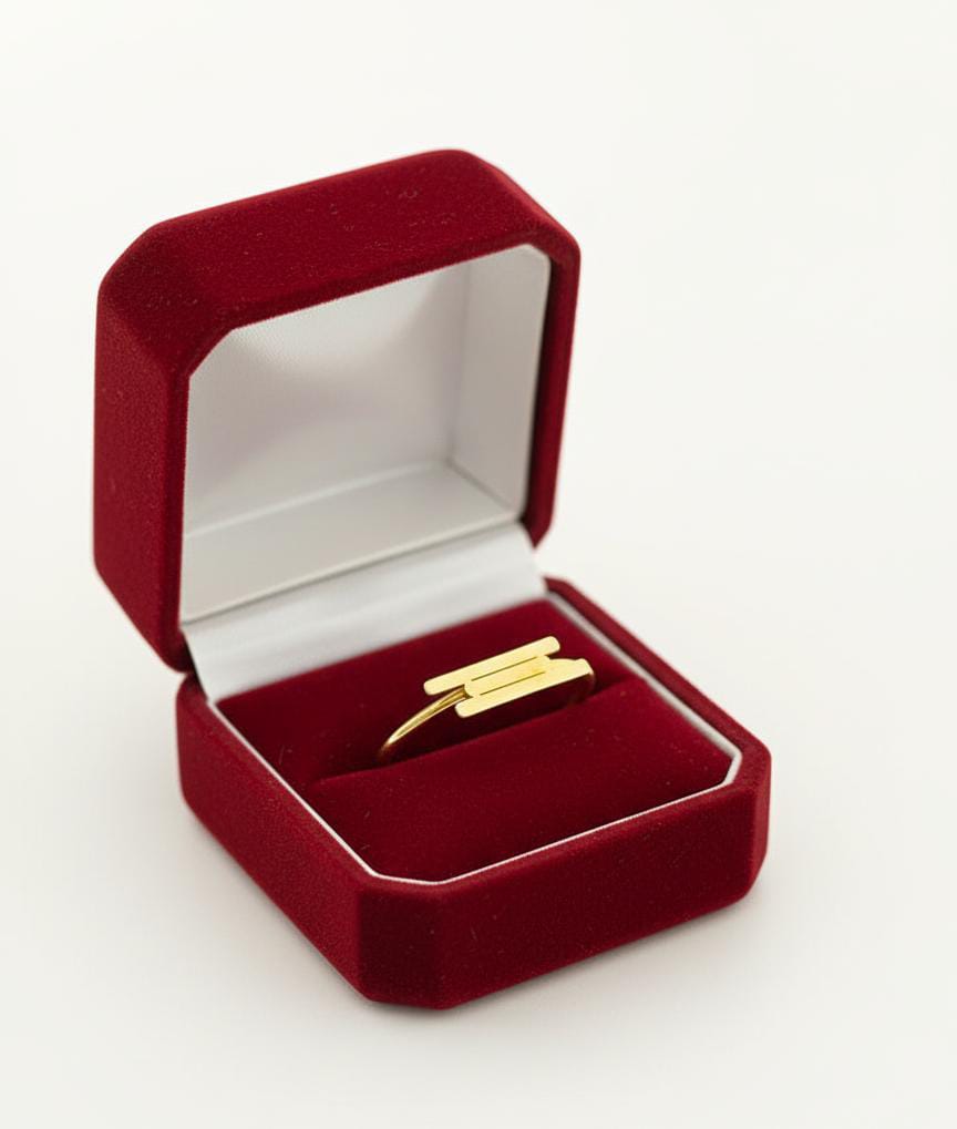 18K Real Saudi Gold Vertical Ring 139 - Festive Collection - Embellish Gold