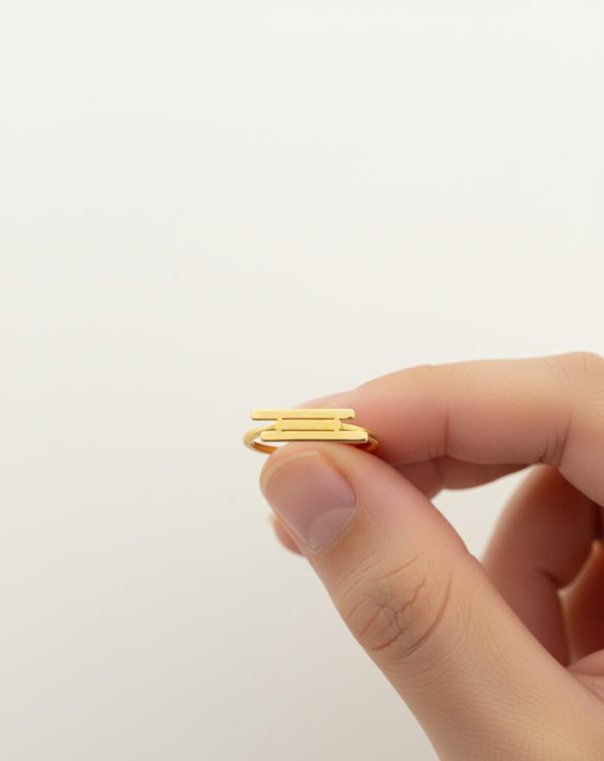 18K Real Saudi Gold Vertical Ring 139 - Festive Collection - Embellish Gold