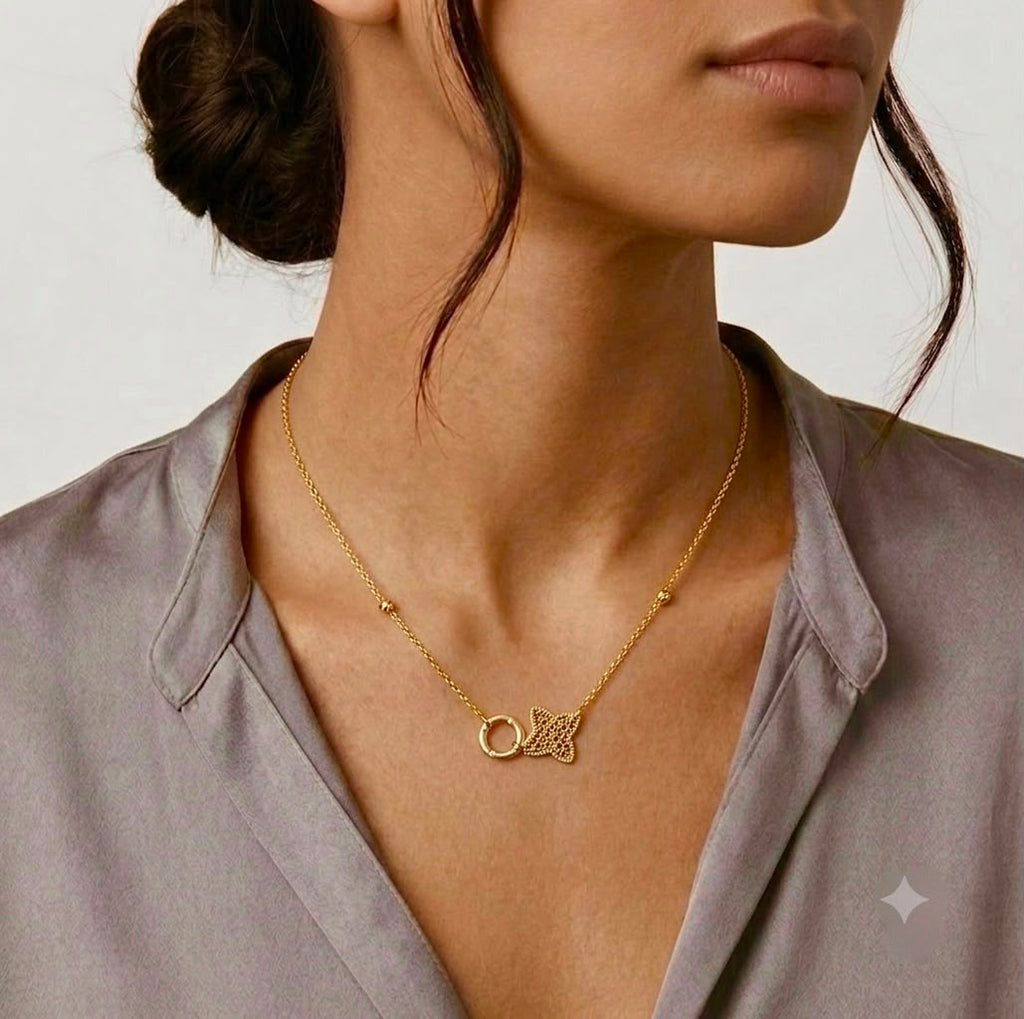 18k Gold Cartier Link Rob Flower Necklace