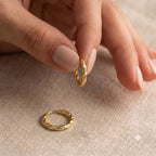 18k Gold Dia Cut Style Loop Earring